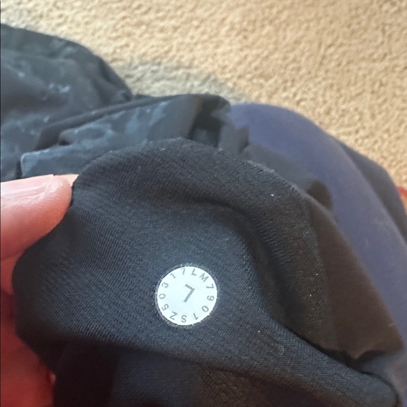 Lululemon athletic shorts - Picture 5 of 11